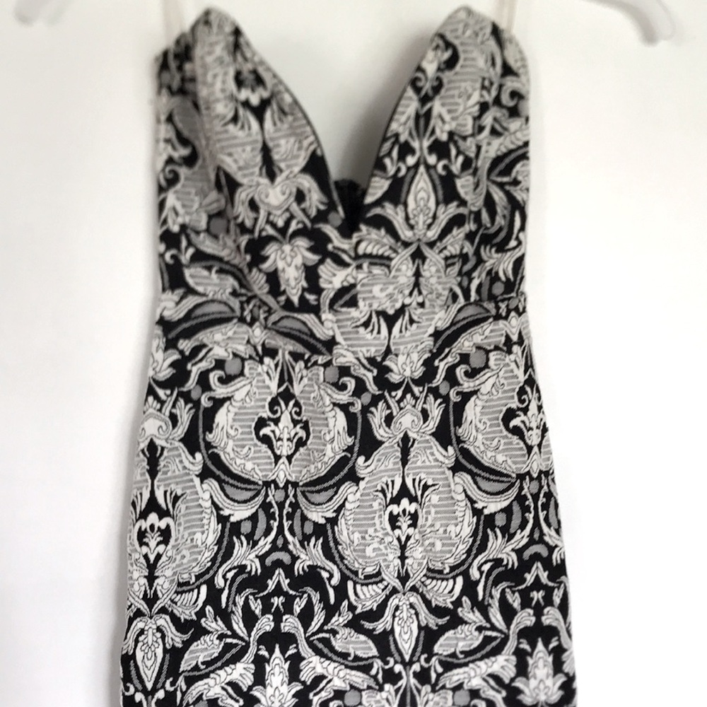 V LOW-plunge strapless Cocktail dress medium